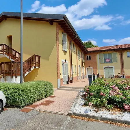 Casa Di Giulia: Rustic Charm With Pool And Park Views